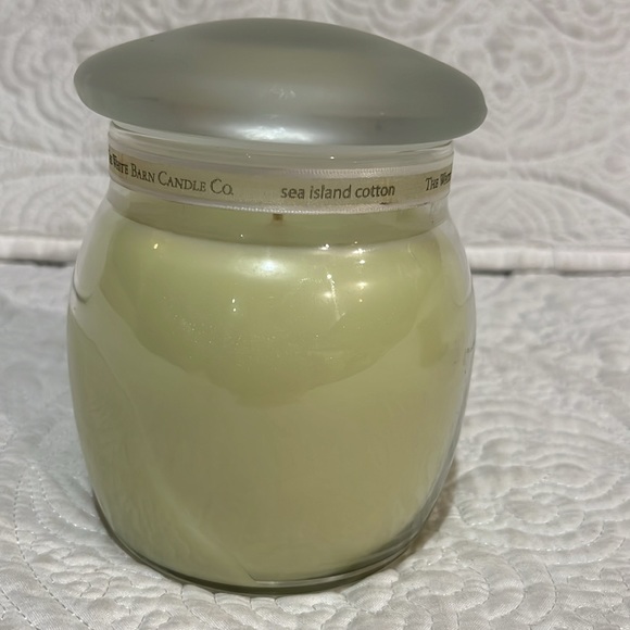 The White Barn and Slatkin Co sea‎ island cotton and island margarita candles - Picture 4 of 14